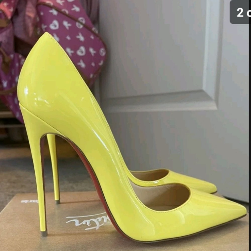 Christian Louboutin So Kate 39.5